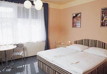 Hotel Stirka プラハ エクステリア 写真